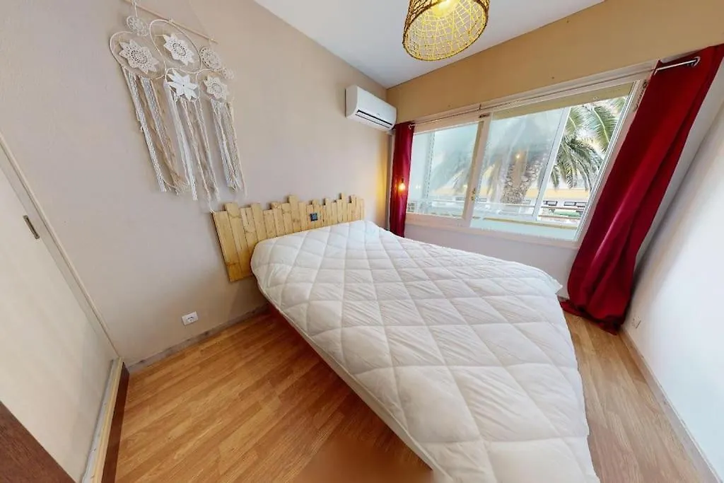 Appartement 60 M2, Piscine Premiere Ligne De Mer Roses Apartment