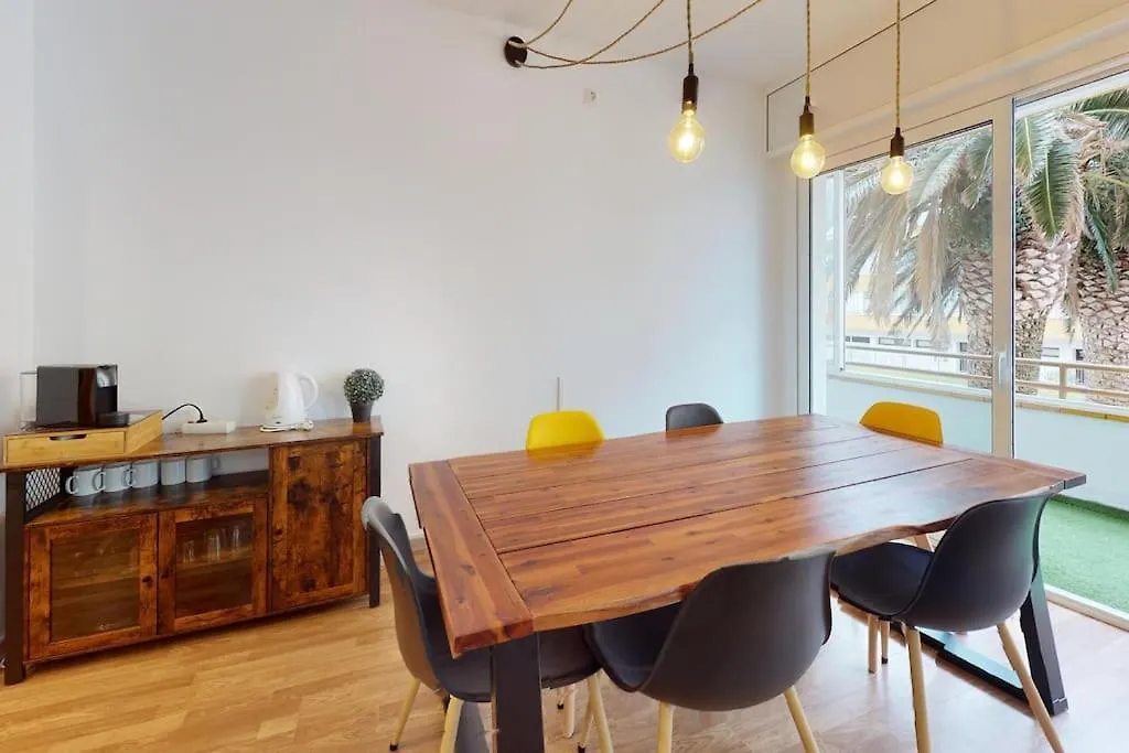 Appartement 60 M2, Piscine Premiere Ligne De Mer Roses 0*,  Španělsko